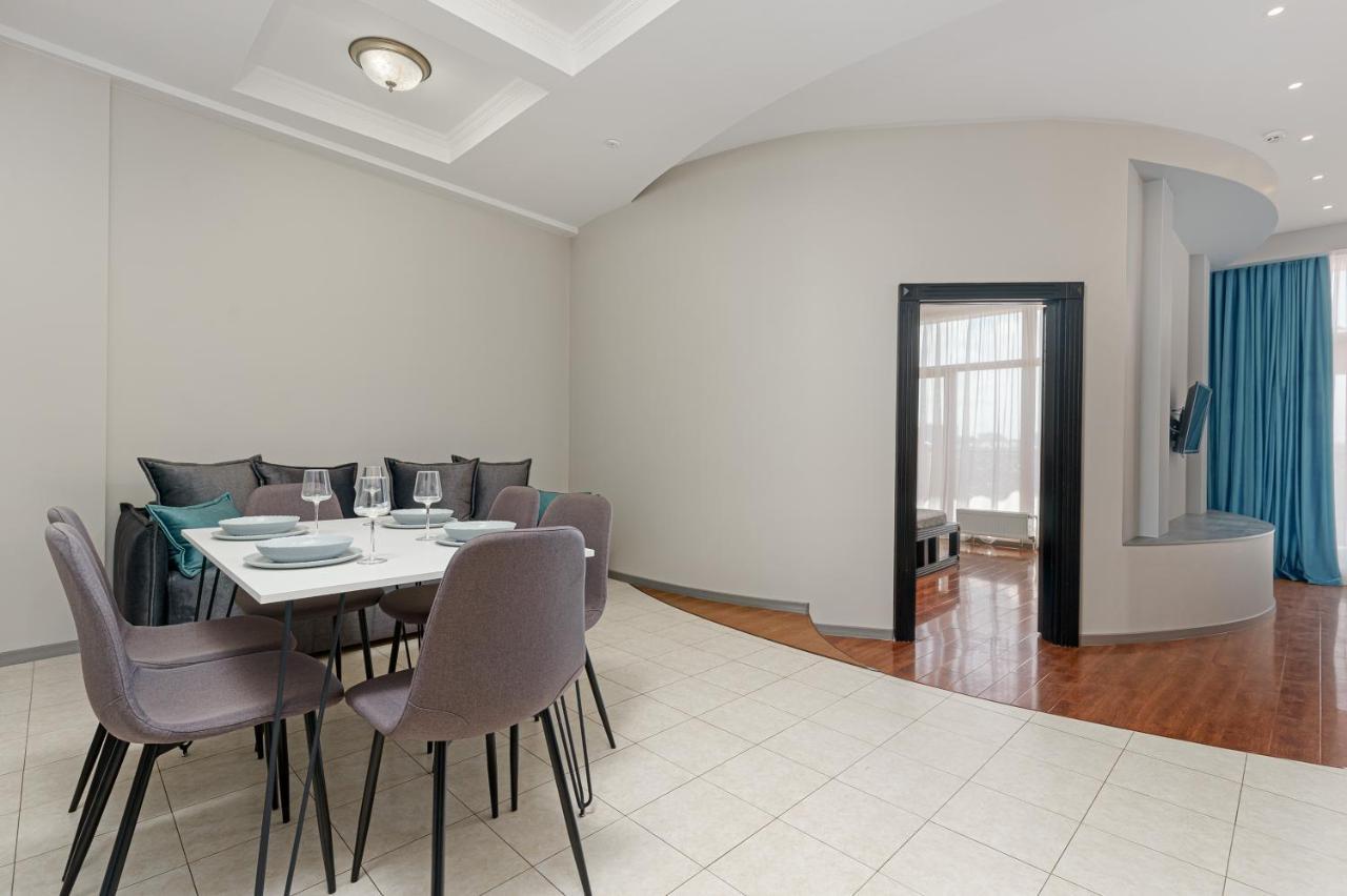 Arcadia Palace 2-Bedrooms Apartment With Terrace Odessa Buitenkant foto