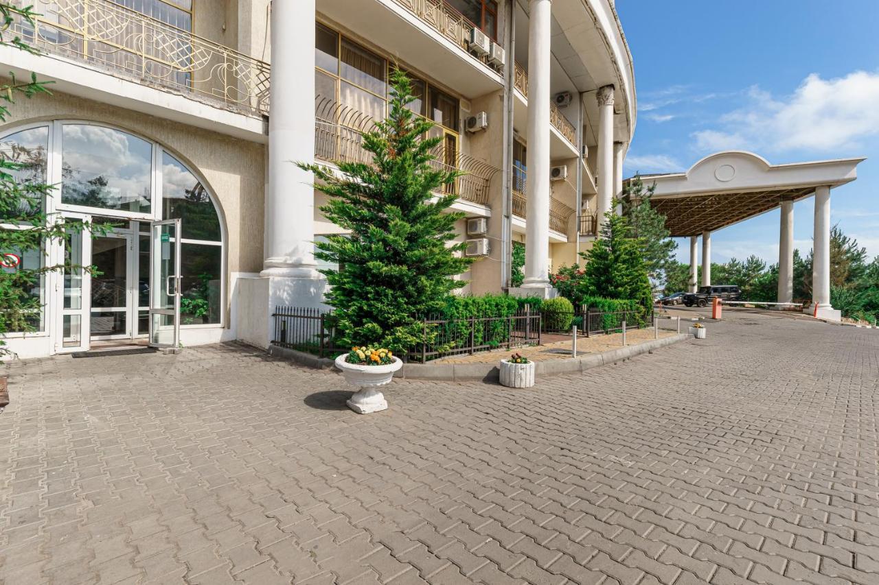 Arcadia Palace 2-Bedrooms Apartment With Terrace Odessa Buitenkant foto