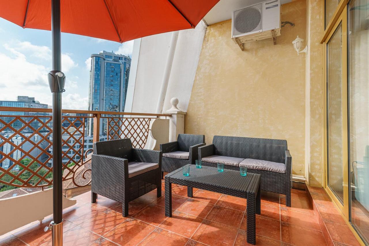 Arcadia Palace 2-Bedrooms Apartment With Terrace Odessa Buitenkant foto