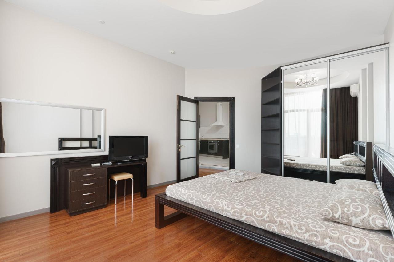 Arcadia Palace 2-Bedrooms Apartment With Terrace Odessa Buitenkant foto